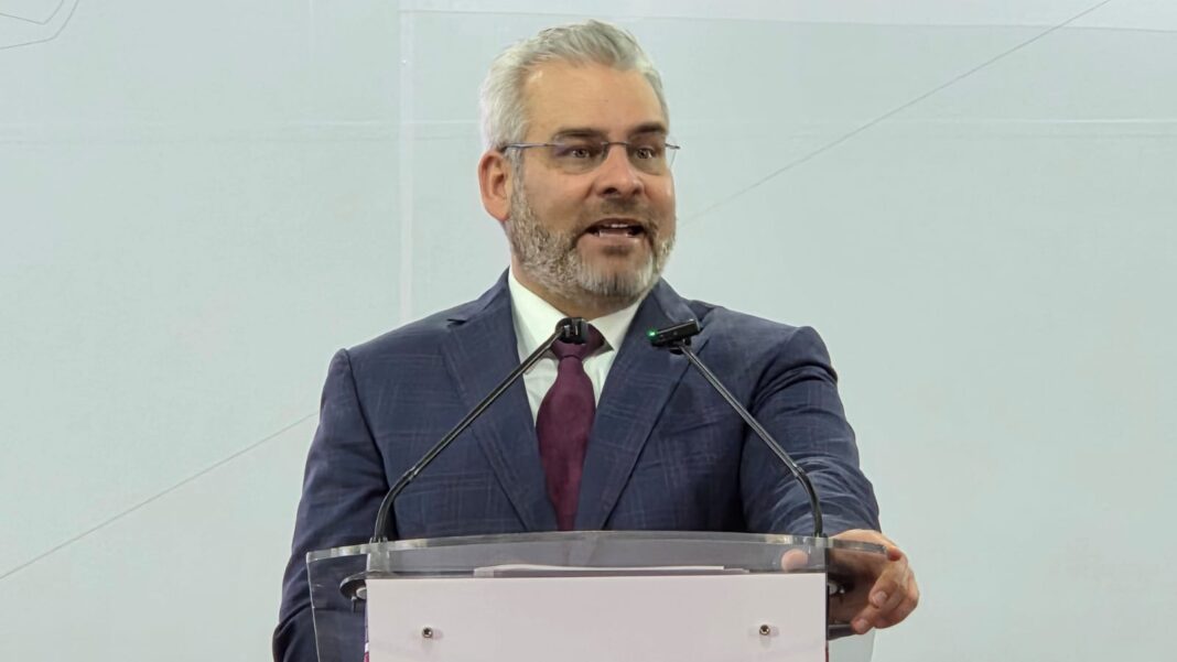 Bedolla condena intervención de EU en Venezuela